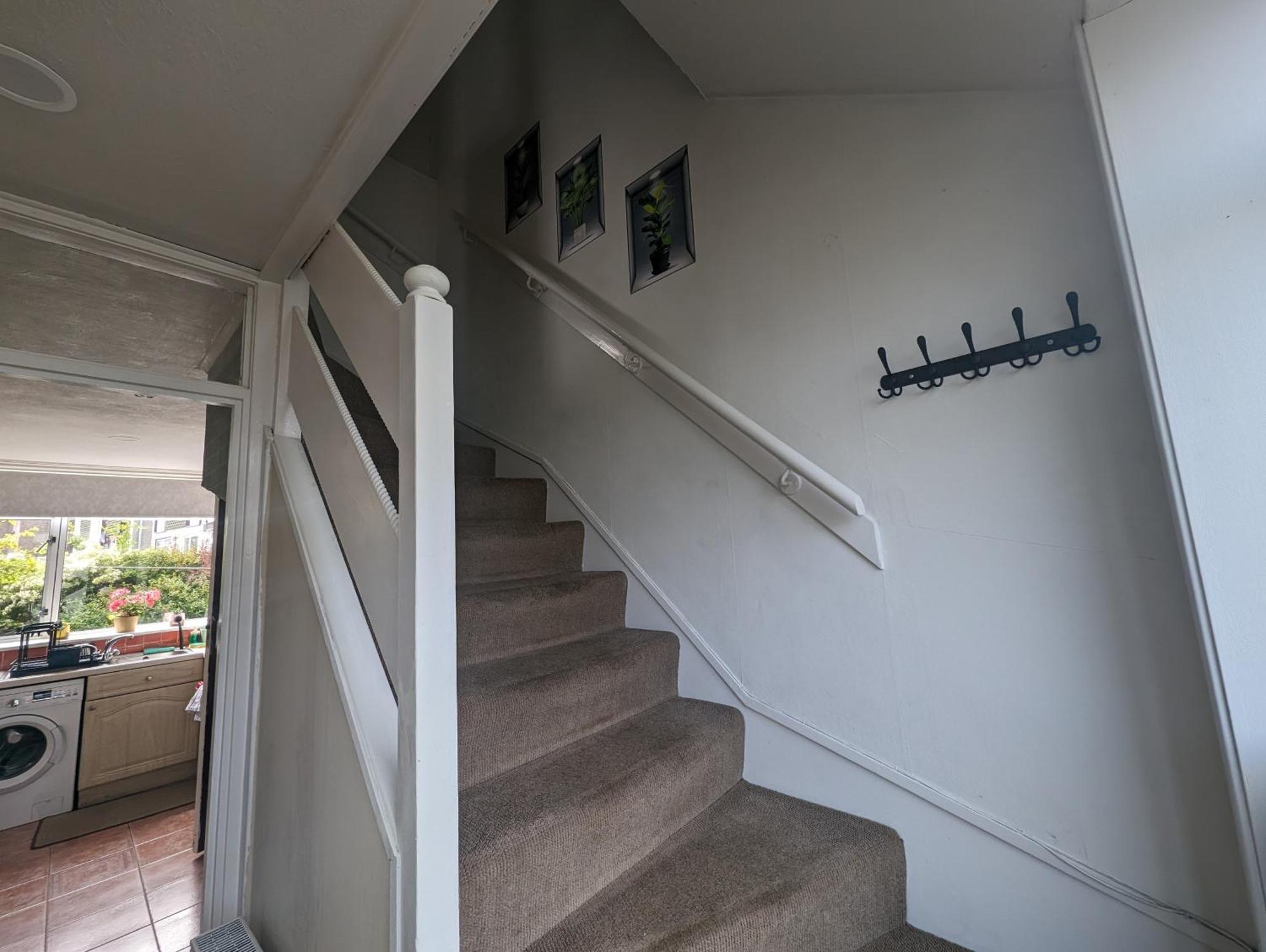Gorgeous Full In Apartment Edinburgh